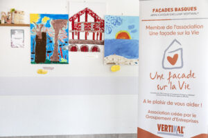 Affiche d'exposition, art, enfants, association, cœur, maison, vie, Jacques Basly