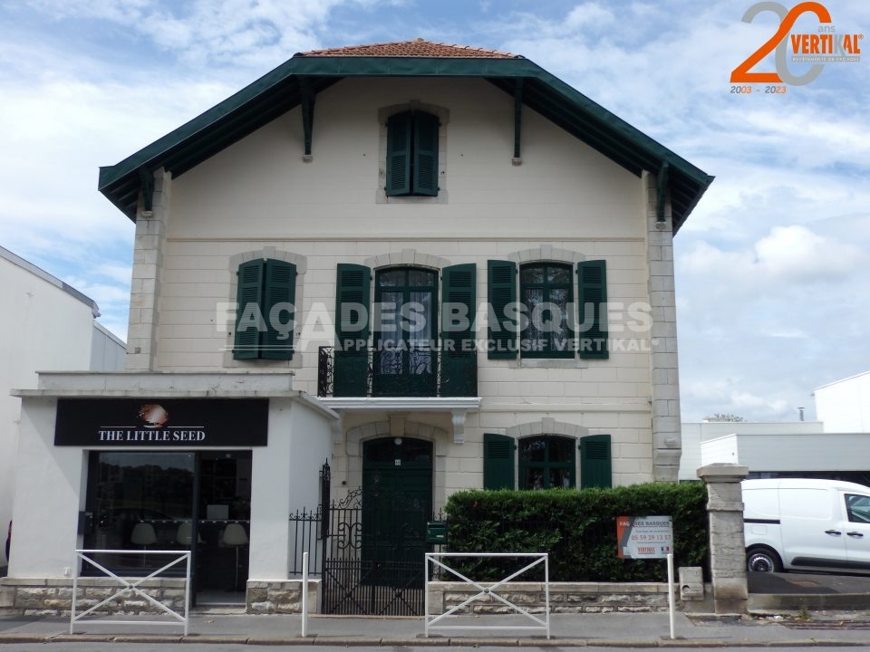 Artisan peintre façades d'une maison à Bayonne, 64100, Pyrénées-Atlantiques